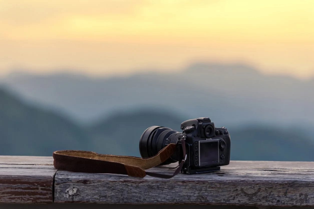 Snapshots with Substance: Helping Students Turn Travel Photos into Stories