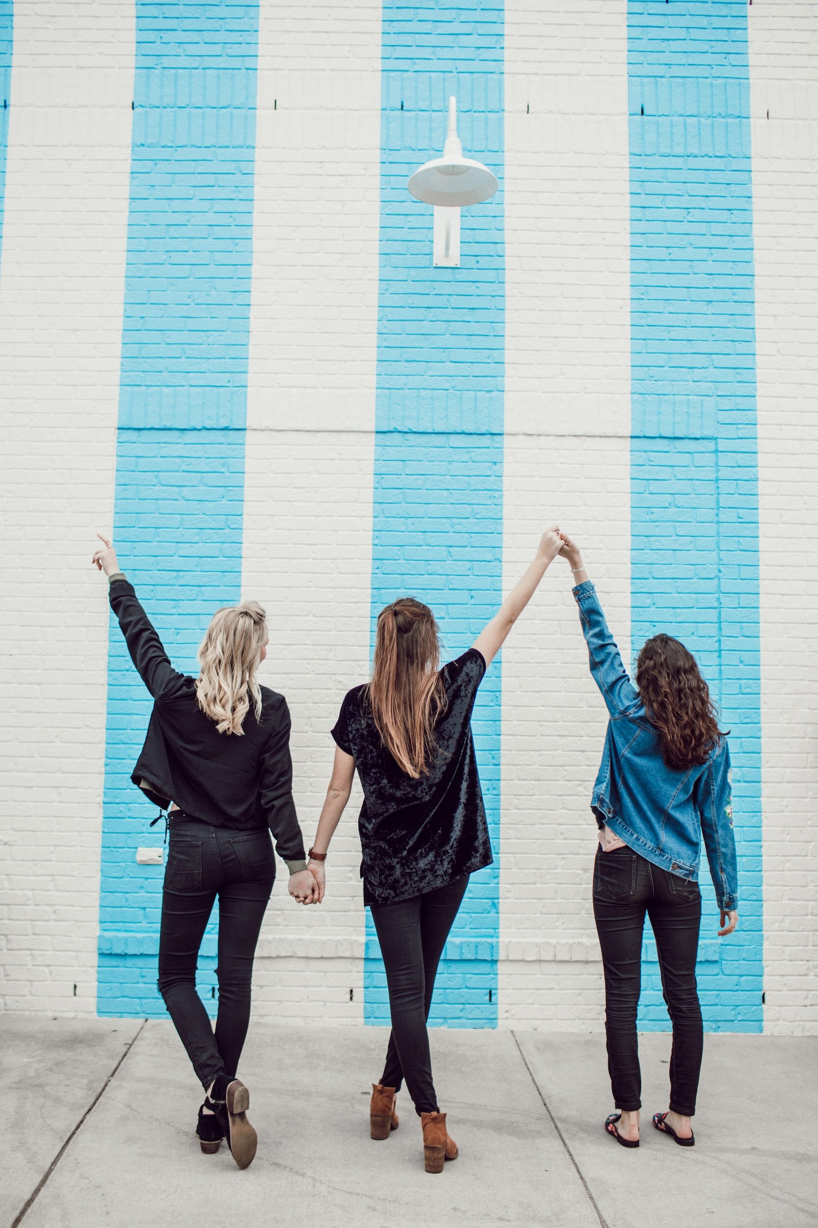 Tour Friends Forever: Staying Connected After Your Trip