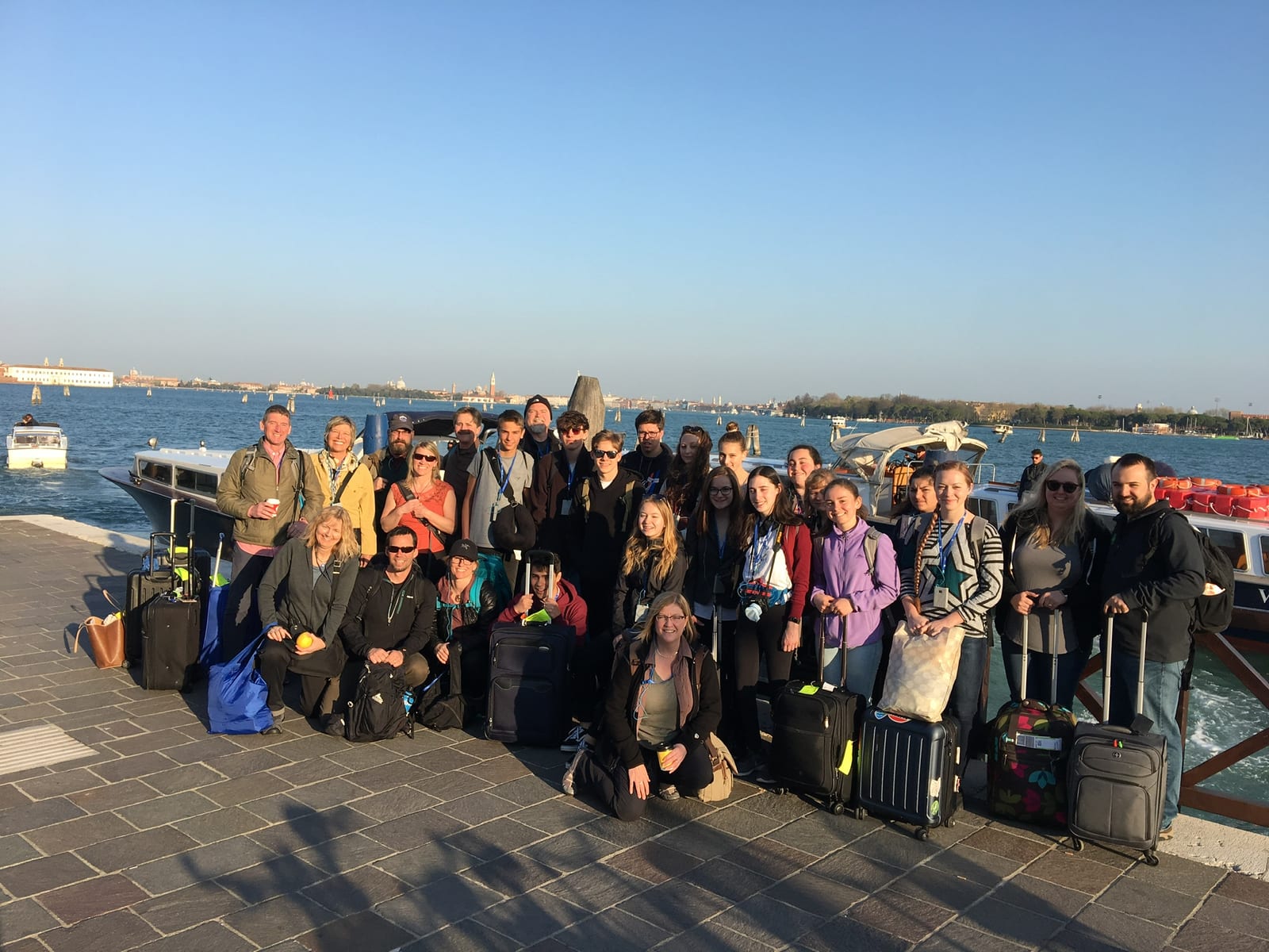 student tour group 