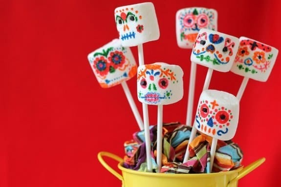 Sugar Skulls and Día De Los Muertos (Day of the Dead) in Mexico