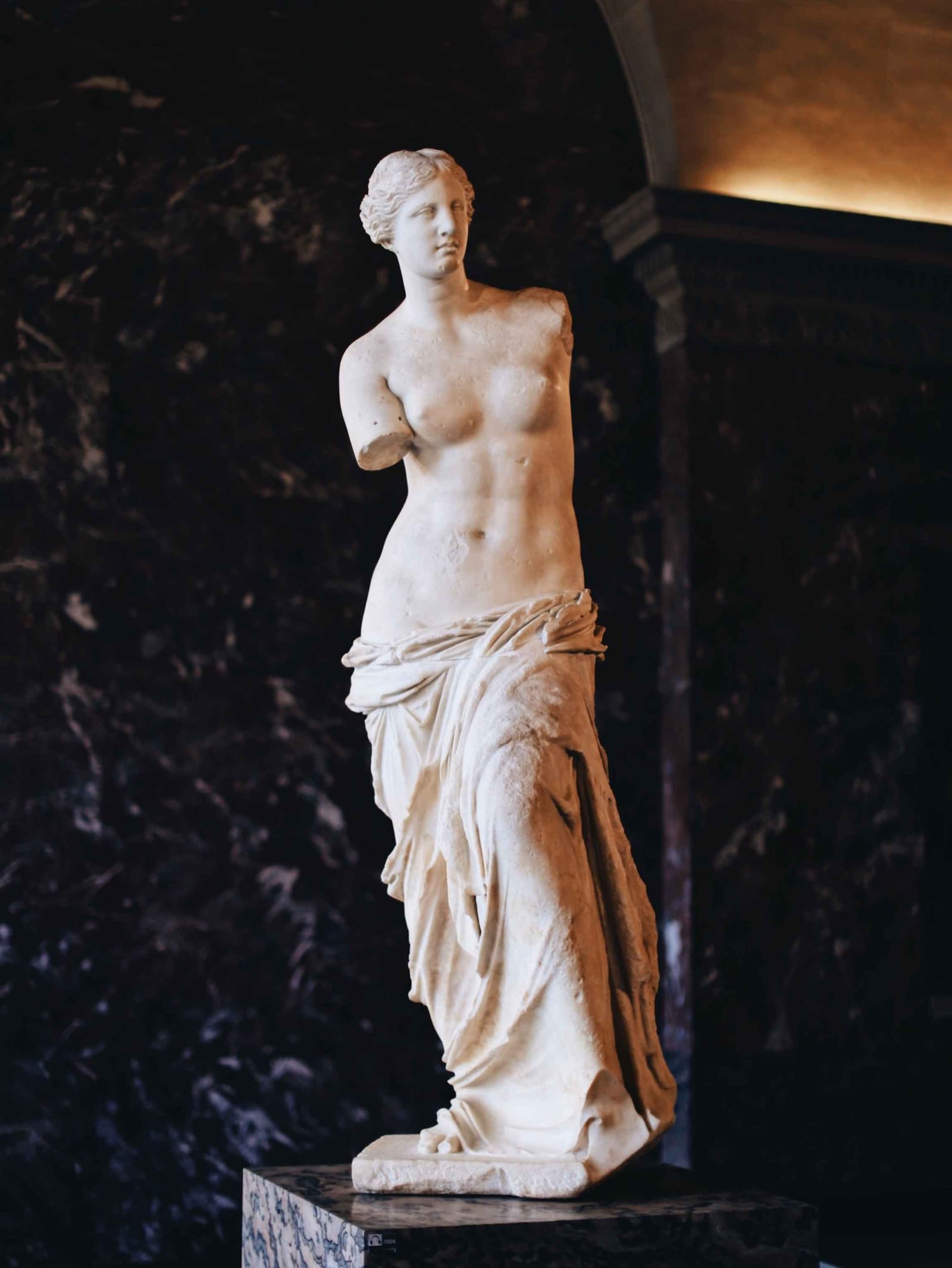 Top Four Pieces of Art to See at the Louvre