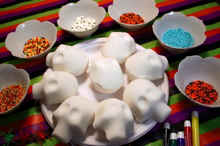 Sugar Skulls and Día De Los Muertos (Day of the Dead) in Mexico