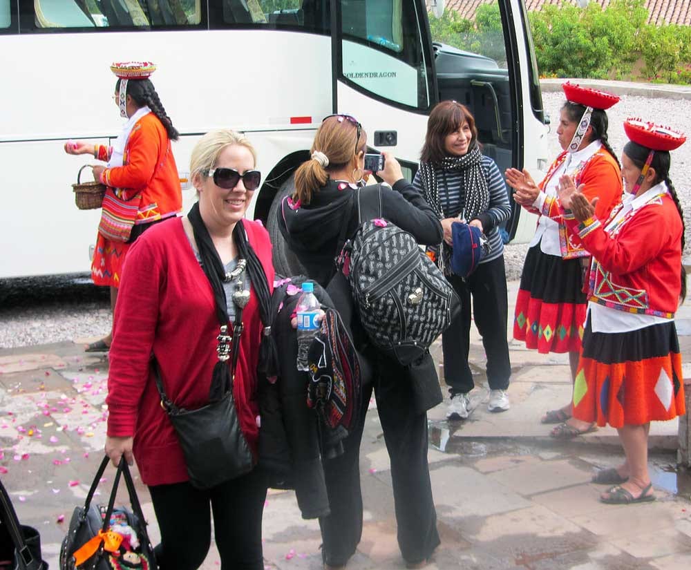 How to Break the Language Barrier While Traveling