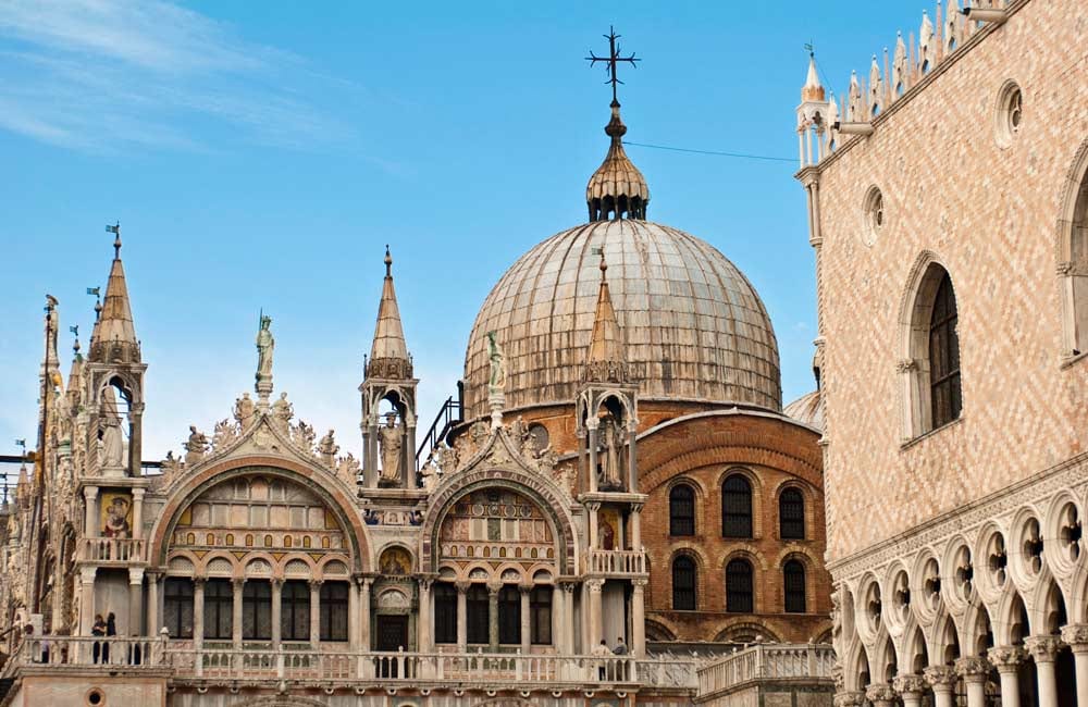Tour Spotlight: Chocolates and Cappuccino